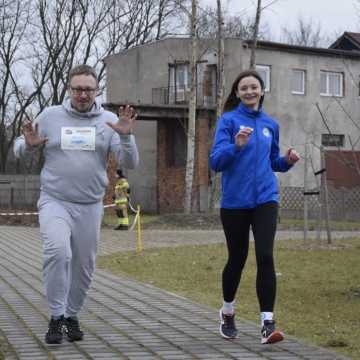 [WIDEO] Glinianki parkRUN w Radomsku. Bieg dla zdrowia i WOŚP 2025