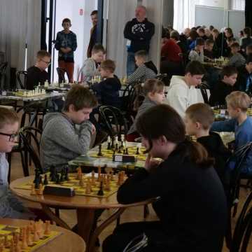 V runda szachowego turnieju w MDK