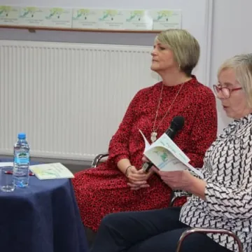 Spotkanie autorskie z Ewą Kaczmarczyk w bibliotece w Radomsku