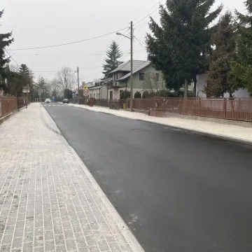 Nowa droga, nowe chodniki. Tak zmieniła się ulica Żwirki