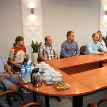 Nowoczesna promuje kolarstwo