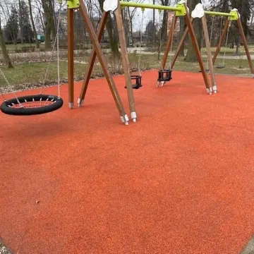 W Radomsku trwa sprzątanie po zimie