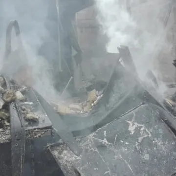 Wnętrze spalonego marketu