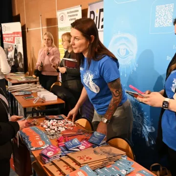 43 wystawców, setki możliwości. Targi edukacyjne w II LO Radomsko