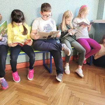 „Przerwa na czytanie”. Bicie rekordu w czytaniu na przerwie w „Siódemce”