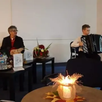 „Ten czas”. Ewa Kaczmarczyk promowała swój tomik poezji