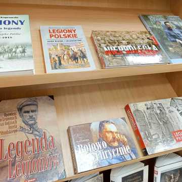 Wystawa „Listopadowe dni - 1918”  dostępna w Miejskiej Bibliotece Publicznej w Radomsku