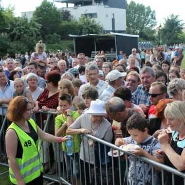 Dni Radomska 2016: Urodzinowy tort od miasta. FOTO