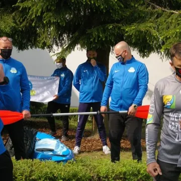 Radomszczanin przepłynie Wisłę, by pomóc koledze