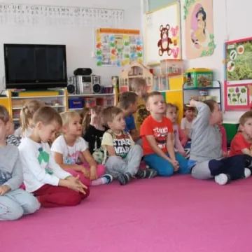 Strażacy szkolą przedszkolaków