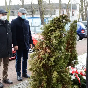 Władze Radomska i powiatu upamiętniły Ofiary Holocaustu