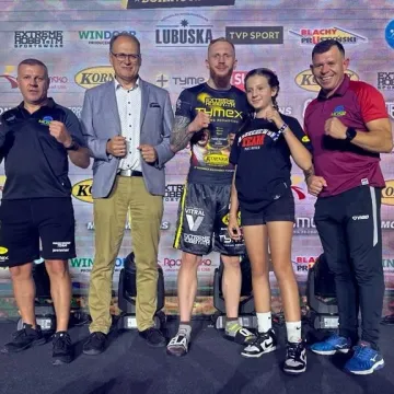 Ceremonia ważenia zawodników przed galą Korner Radomsko Boxing Night