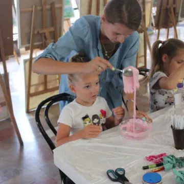 „Sensoryczne masy plastyczne”, warsztaty dla dzieci w MDK