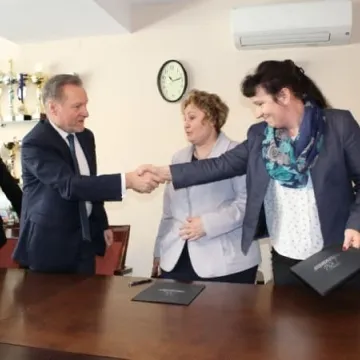 Frigo współpracuje z Drzewniakiem