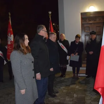 Modlitwa i złożenie kwiatów. Radomsko upamiętnia ofiary stanu wojennego