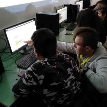 Apka na stworzona przez uczniów Mechanika