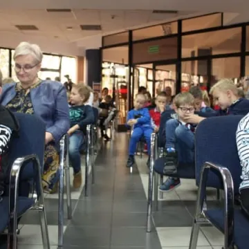 Spotkanie autorskie z Ewą Kaczmarczyk w bibliotece w Radomsku