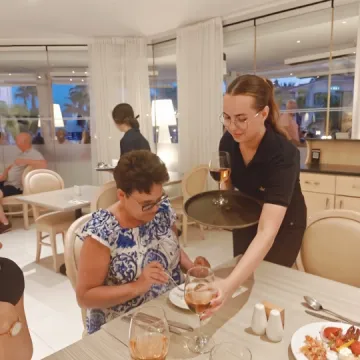 Cypryjska przygoda uczniów Ekonomika