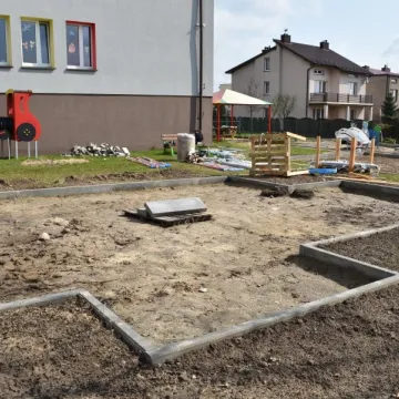Gm. Kamieńsk: place zabaw zmienią oblicze