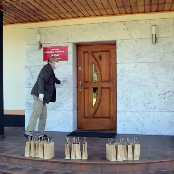 Dary dla DPS-ów i placówki „Kamil”