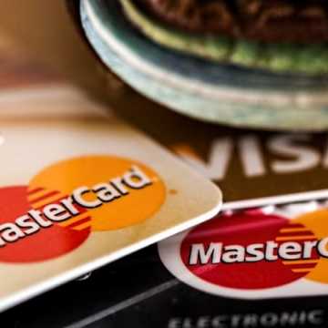 Czy kredyt gotówkowy jest droższy od samochodowego?