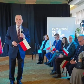 „Przyszłość to Polska”: spotkanie PiS w Radomsku