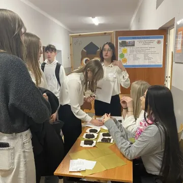 Dzień Owarty w II LO w Radomsku. Ósmoklasiści poznali szkołę od środka