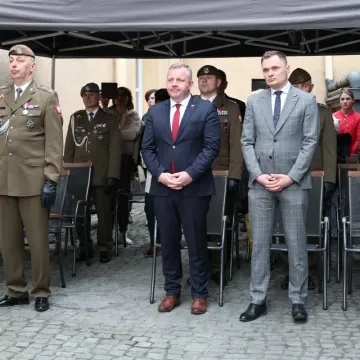 W Radomsku oddano hołd bohaterom. Był apel i salwa honorowa