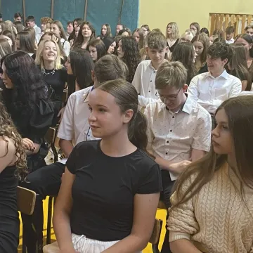 Pierwsze Liceum zakończyło rok z dumą – ponad 100 wyróżnionych uczniów i kolejne inwestycje