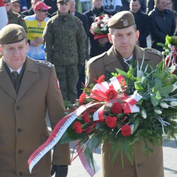 Cześć i chwała bohaterom!
