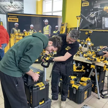 Akademia DeWalt w „Mechaniku”. Prestiżowy program tylko dla 10 szkół w kraju