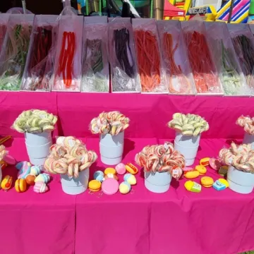 Słodka zabawa z miodem w Gomunicach