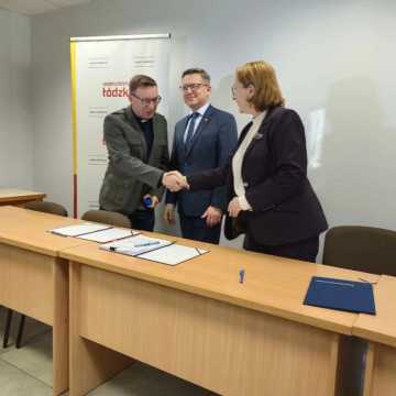 W Radomsku podpisano umowy w ramach programu „Łódzkie ratuje zabytki”
