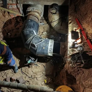 [AKTUALIZACJA] PGK w Radomsku: W nocy powinno popłynąć ciepło. Element sieci został wymieniony