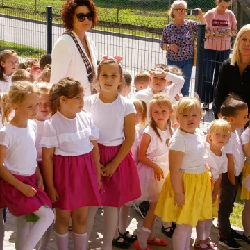 Nowoczesne-pasywne przedszkole w Gomunicach uroczyście otwarte