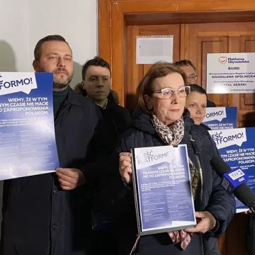 Poseł Anna Milczanowska mówi: „Cześć Platformo!”. I przekazuje ściągawkę