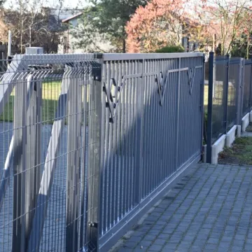 Nowe ogrodzenie przy świetlicy wiejskiej w Barczkowicach