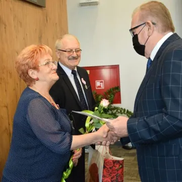 „Złoci” małżonkowie odznaczeni medalami