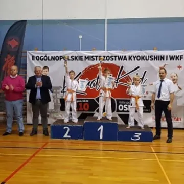 „Karate Kid” w Wołowie – cztery medale dla Akademii Karate Kyokushin Radomsko