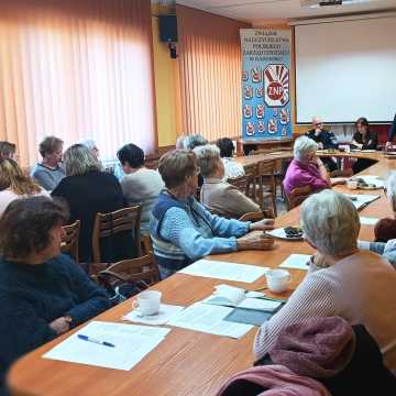 Debata społeczna o bezpieczeństwie seniorów w Radomsku