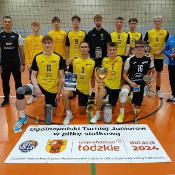 EKS Skra Bełchatów wygrywa siatkarską rywalizację juniorów w Radomsku