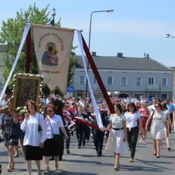 Procesje przemierzyły ulice