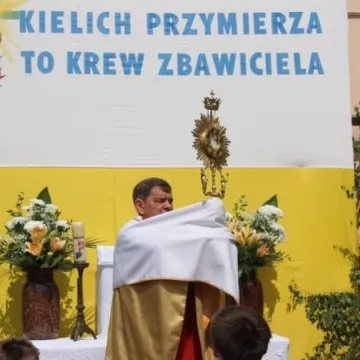 Procesje przemierzyły ulice