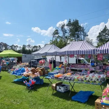 Słodka zabawa z miodem w Gomunicach