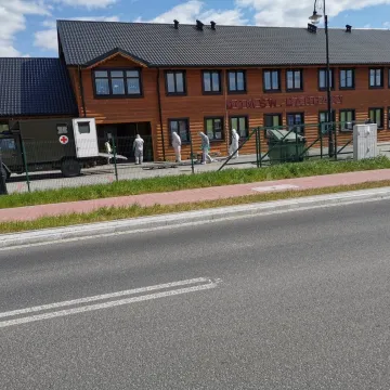 Aż 23 pensjonariuszy DPS w Kleszczowie trafiło do szpitala w Radomsku!