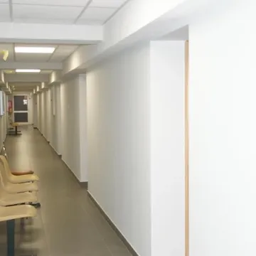 Działa już winda w Starostwie Powiatowym w Radomsku. Remont urzędu dobiega końca