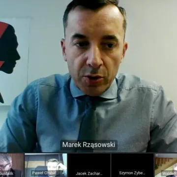 Powiatowi radni obradowali zdalnie