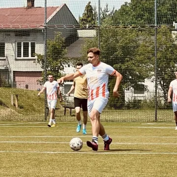 Huragan Wiśniówka zdobywa pierwszy punkt