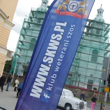 Maluchy, Łady i Cadillaki - wystawa samochodów przed Muzeum Regionalnym w Radomsku