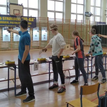Strzeleckie sukcesy zawodników OKSS „10-tka”